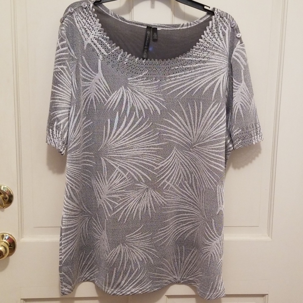 Silver/Gray Blouse nwot